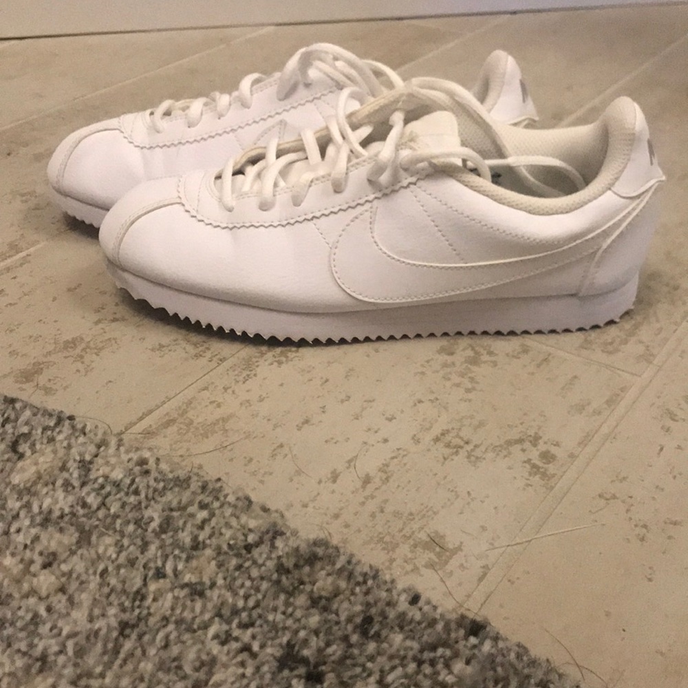 Nike Cortez white tennis shoes!